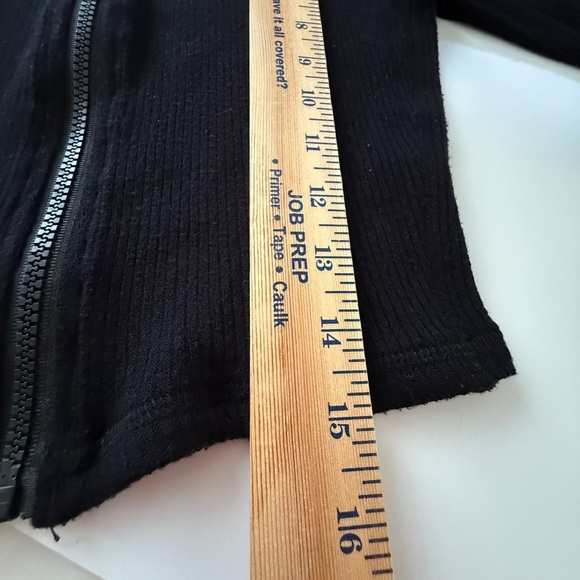 Alala Rise Up - Black Ribbed Crop Long Sleeve Full-Zip Athletic Top  XS - Picture 7 of 7